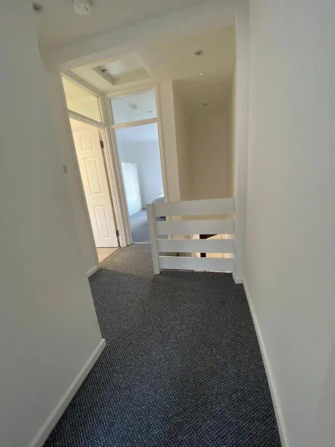 Modern Two Bedroom House Close To City Centre Belfast